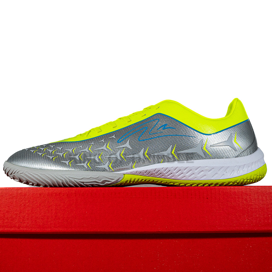 KING OF DRIBBLE Sepatu Futsal Specs Accelerator Alphaform Pro IN 1020147 Original