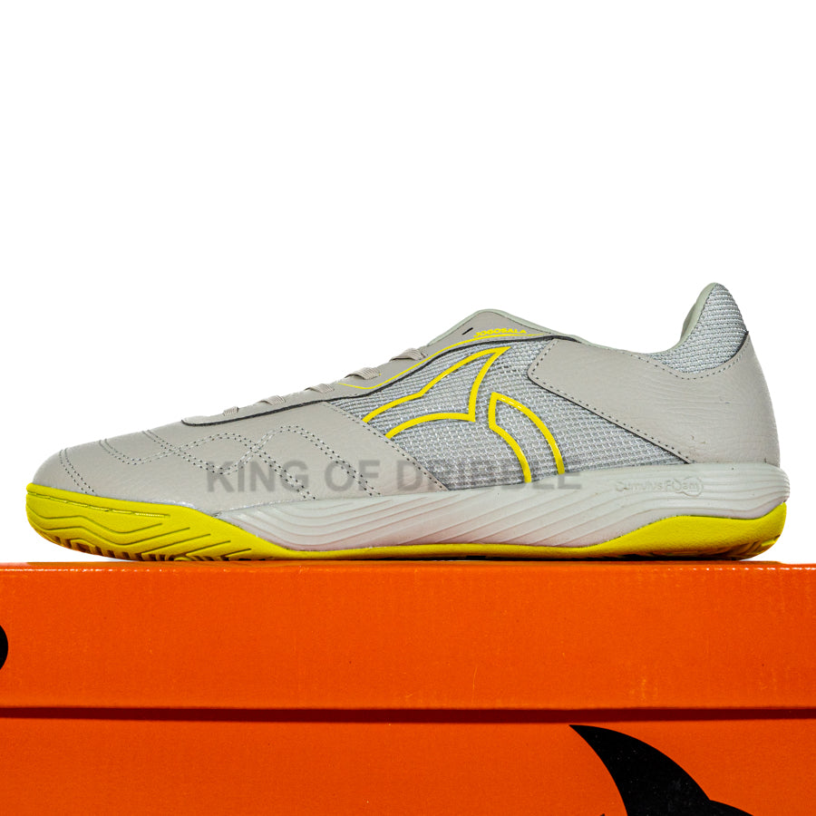 KING OF DRIBBLE Sepatu Futsal Ortuseight Jogosala Strive 11020616 Original