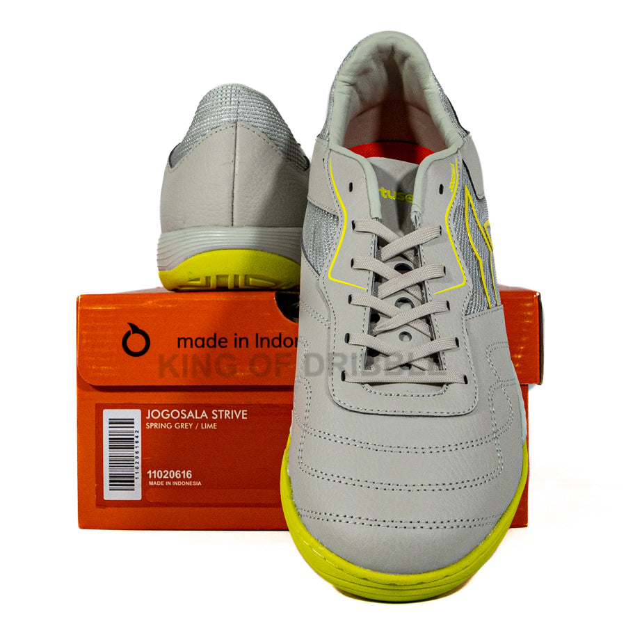 KING OF DRIBBLE Sepatu Futsal Ortuseight Jogosala Strive 11020616 Original