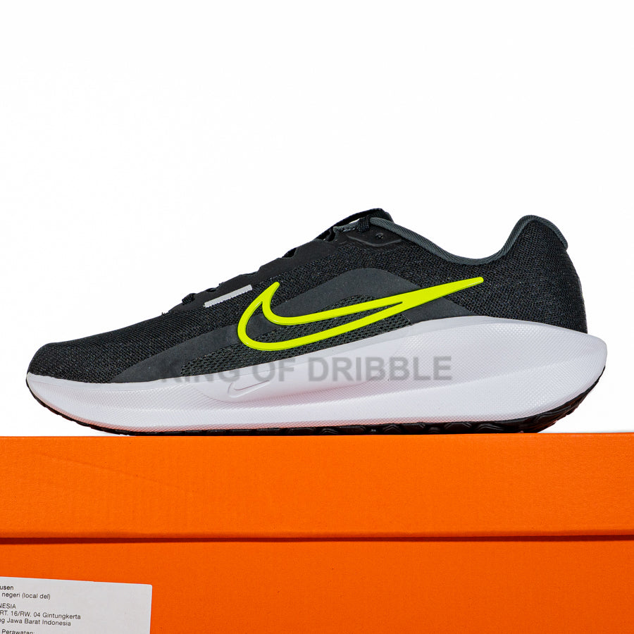 KING OF DRIBBLE Sepatu Running/Lari Nike Downshifter 13 FD6454-007 Original