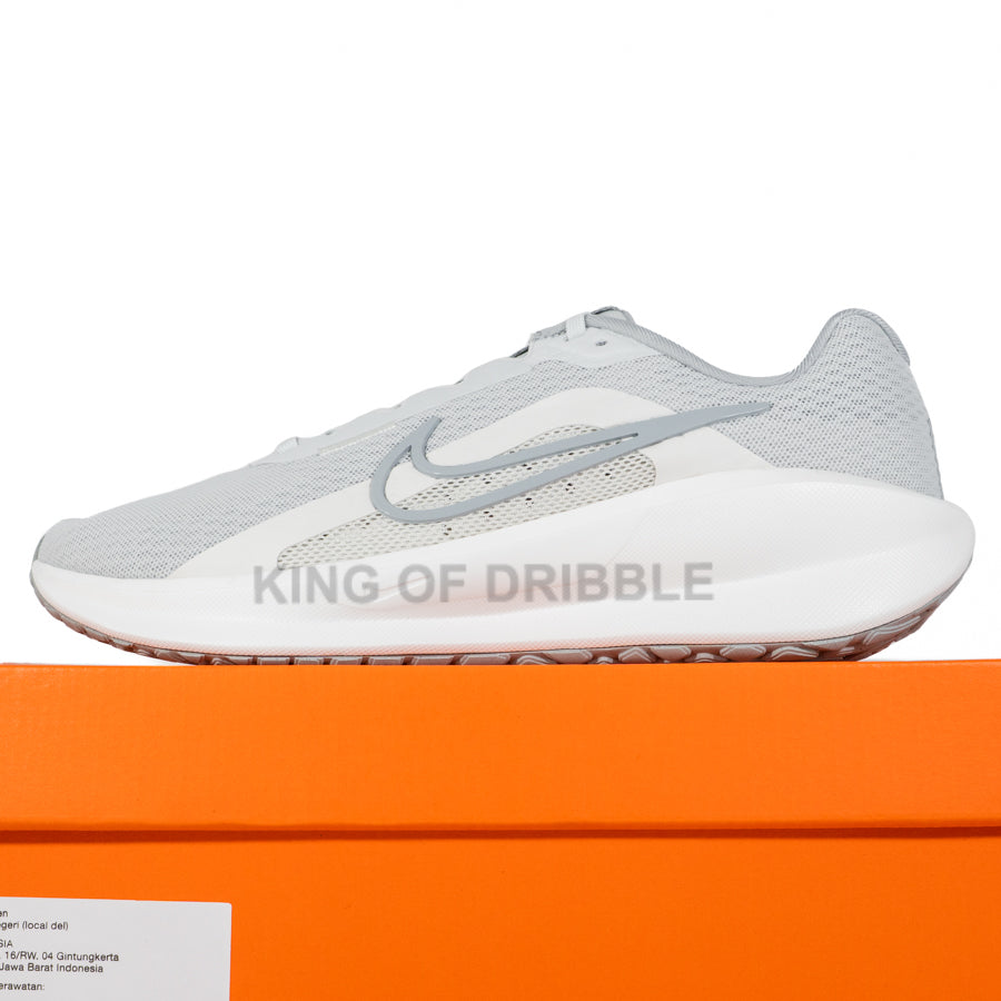 KING OF DRIBBLE Sepatu Running/Lari Nike Downshifter 13 FD6454-008 Original