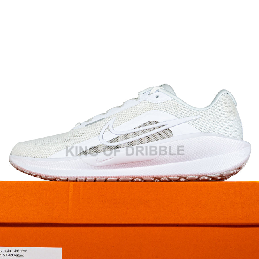 KING OF DRIBBLE Sepatu Running/Lari Nike Downshifter 13 FD6454-100 Original