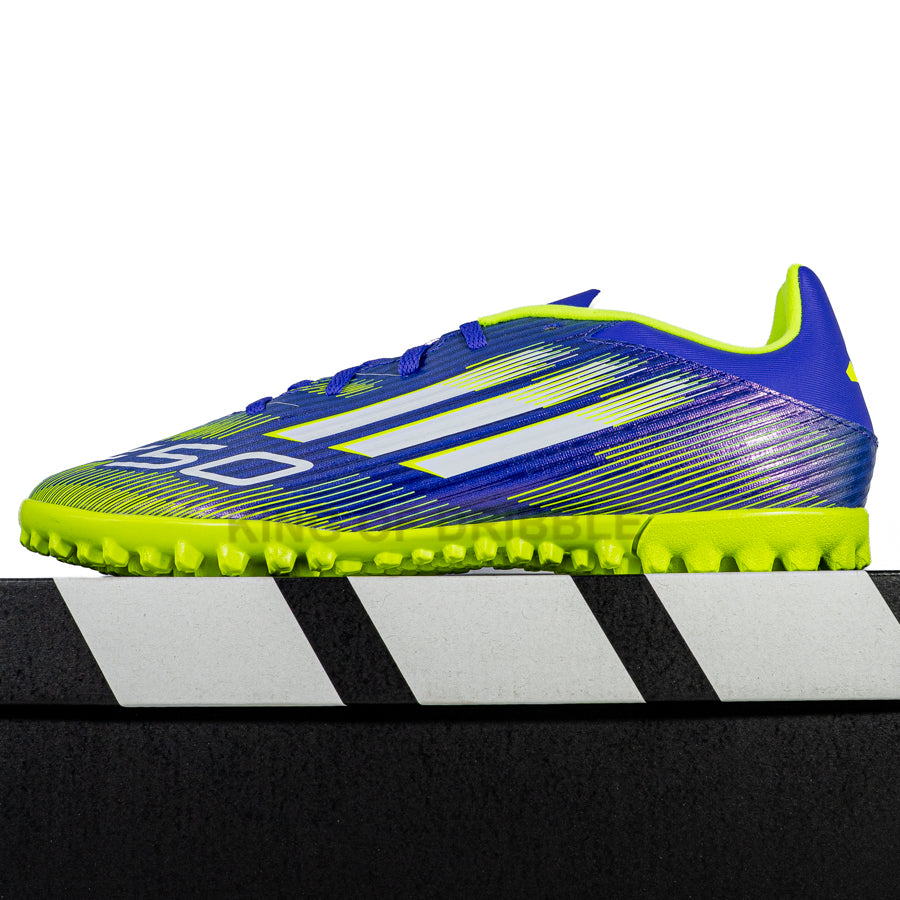 KING OF DRIBBLE Sepatu Mini Soccer Adidas F50 Club TF JI0026 Original