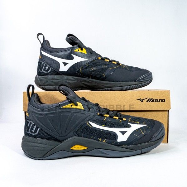 KING OF DRIBBLE Sepatu Volley Mizuno Wave Momentum 2 V1GA211241 Original