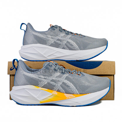 KING OF DRIBBLE Sepatu Running/Lari Asics Novablast 5 Wide 1011B975-020 Original