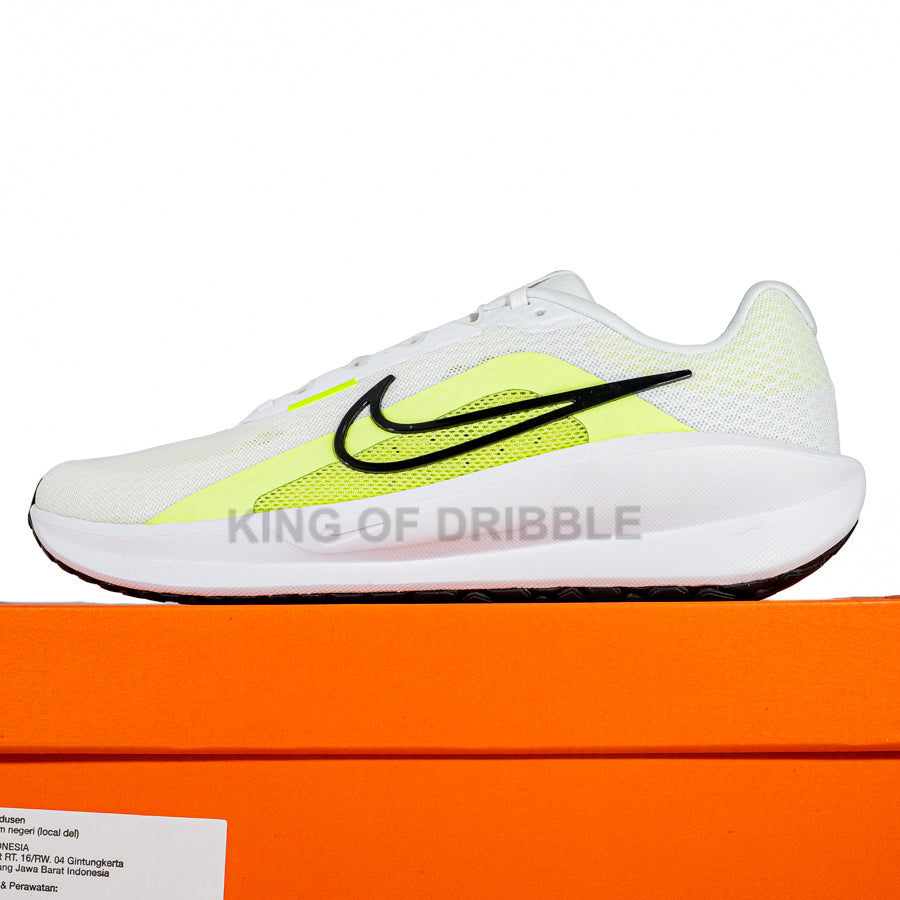 KING OF DRIBBLE Sepatu Running/Lari Nike Downshifter 13 FD6454-105 Original