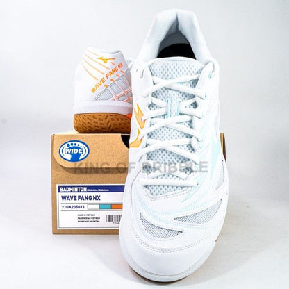 KING OF DRIBBLE Sepatu Badminton/Bulu Tangkis Mizuno Wave Fang Nx 71GA205011 Original