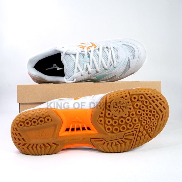 KING OF DRIBBLE Sepatu Badminton/Bulu Tangkis Mizuno Wave Fang Nx 71GA205011 Original